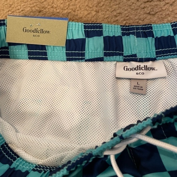 Men’s goodfellow blue checkered UPF 50+ swim trunks - Picture 5 of 5